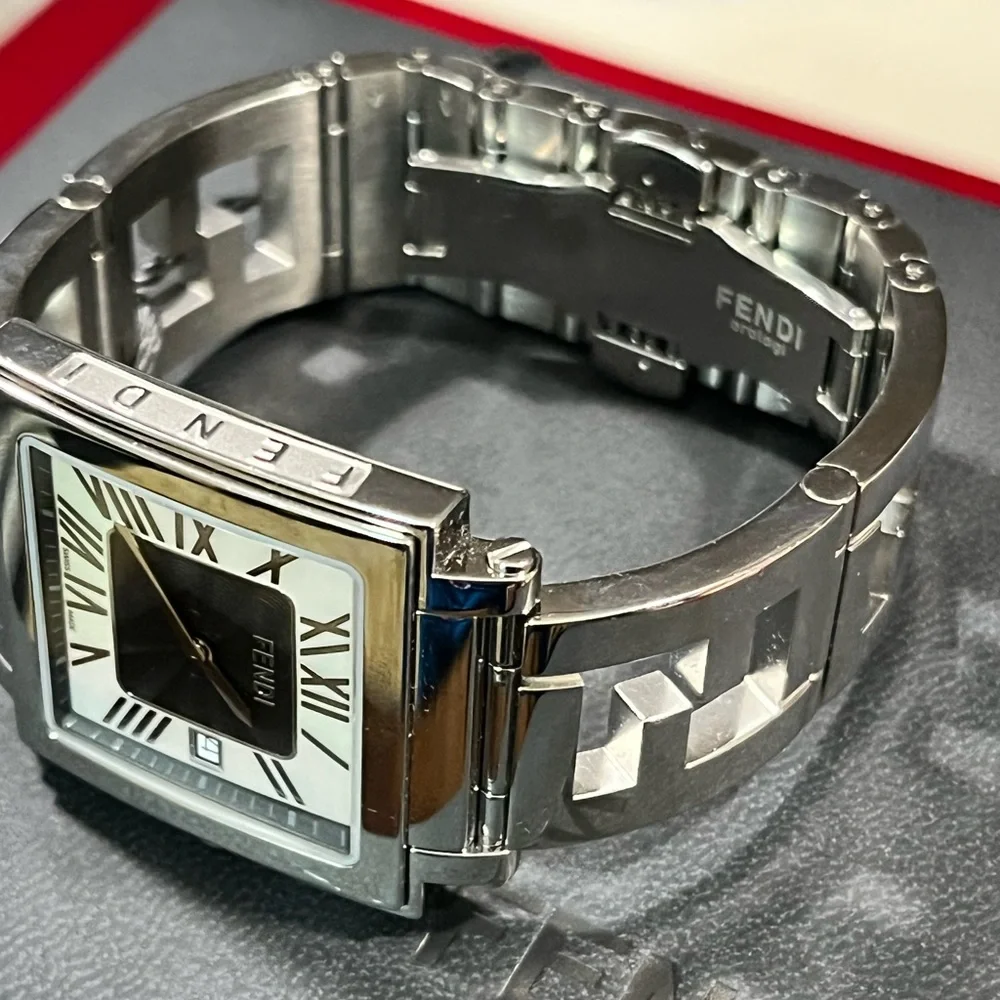FENDI QUADRO WOMEN NIB AUTHENTIC LOGO SQUARE M.O.P. BLK STAINLESS STEEL WATCH